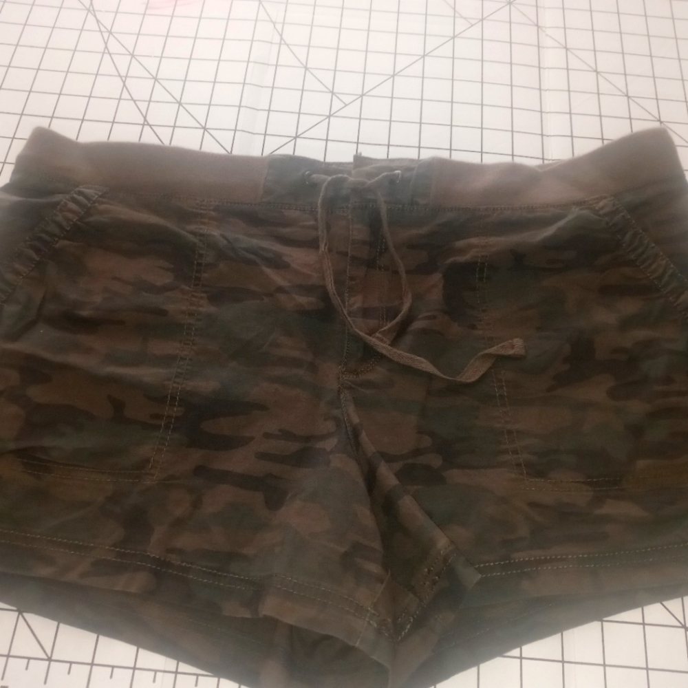 ANA shorts! Only blue jean Left